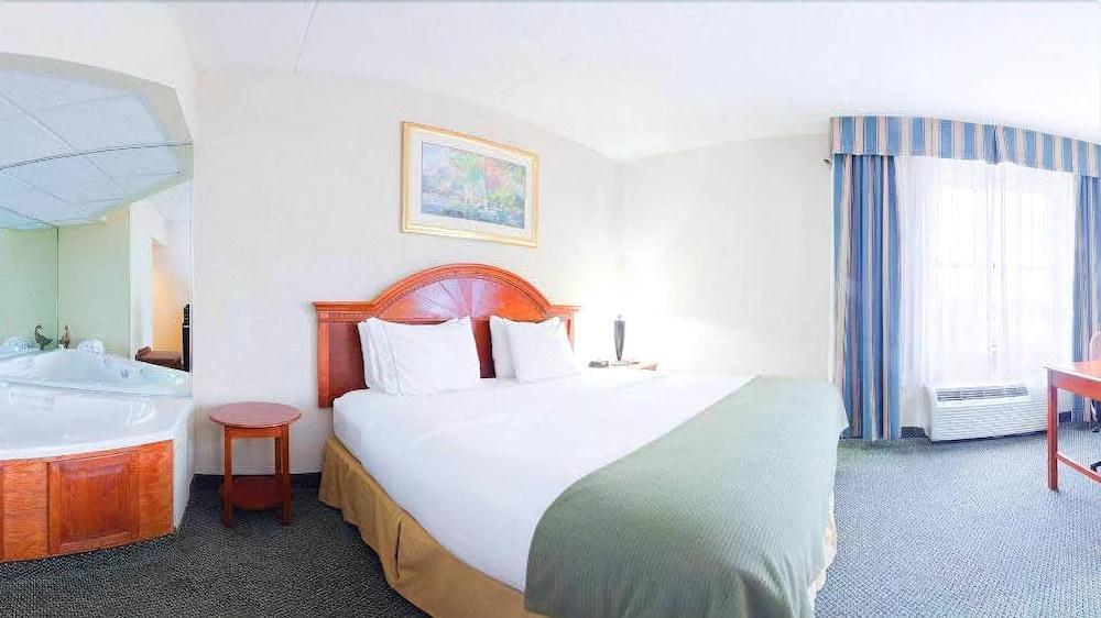 Holiday Inn Express Cambridge By Ihg מראה חיצוני תמונה