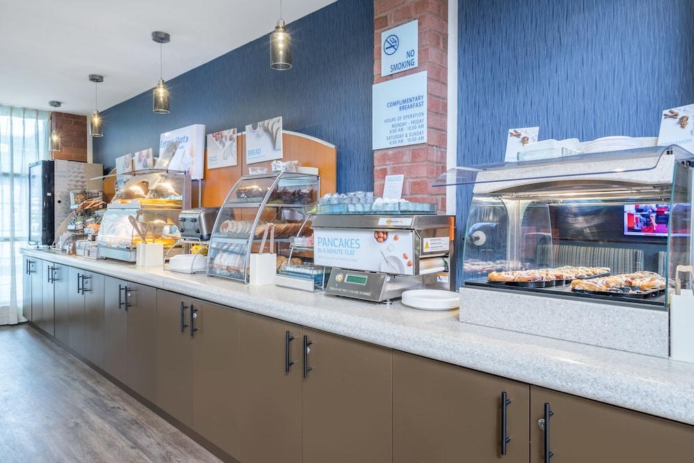 Holiday Inn Express Cambridge By Ihg מראה חיצוני תמונה
