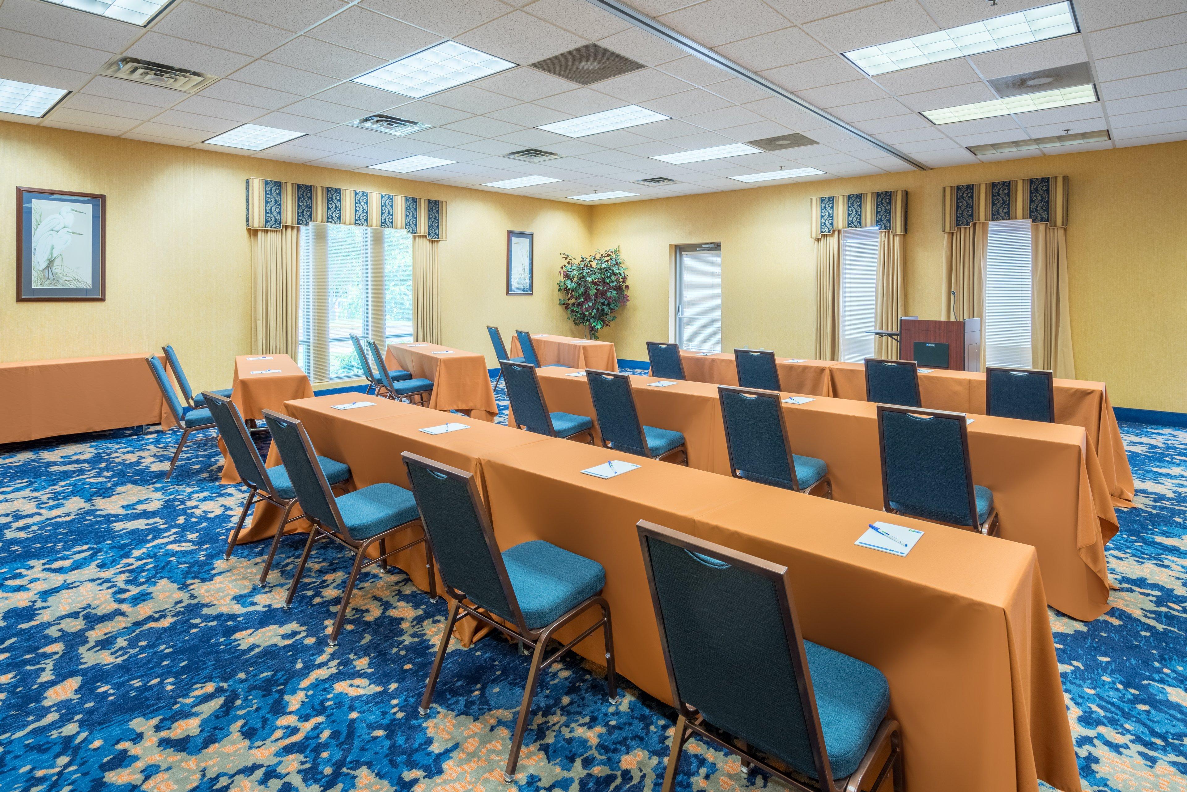 Holiday Inn Express Cambridge By Ihg מראה חיצוני תמונה