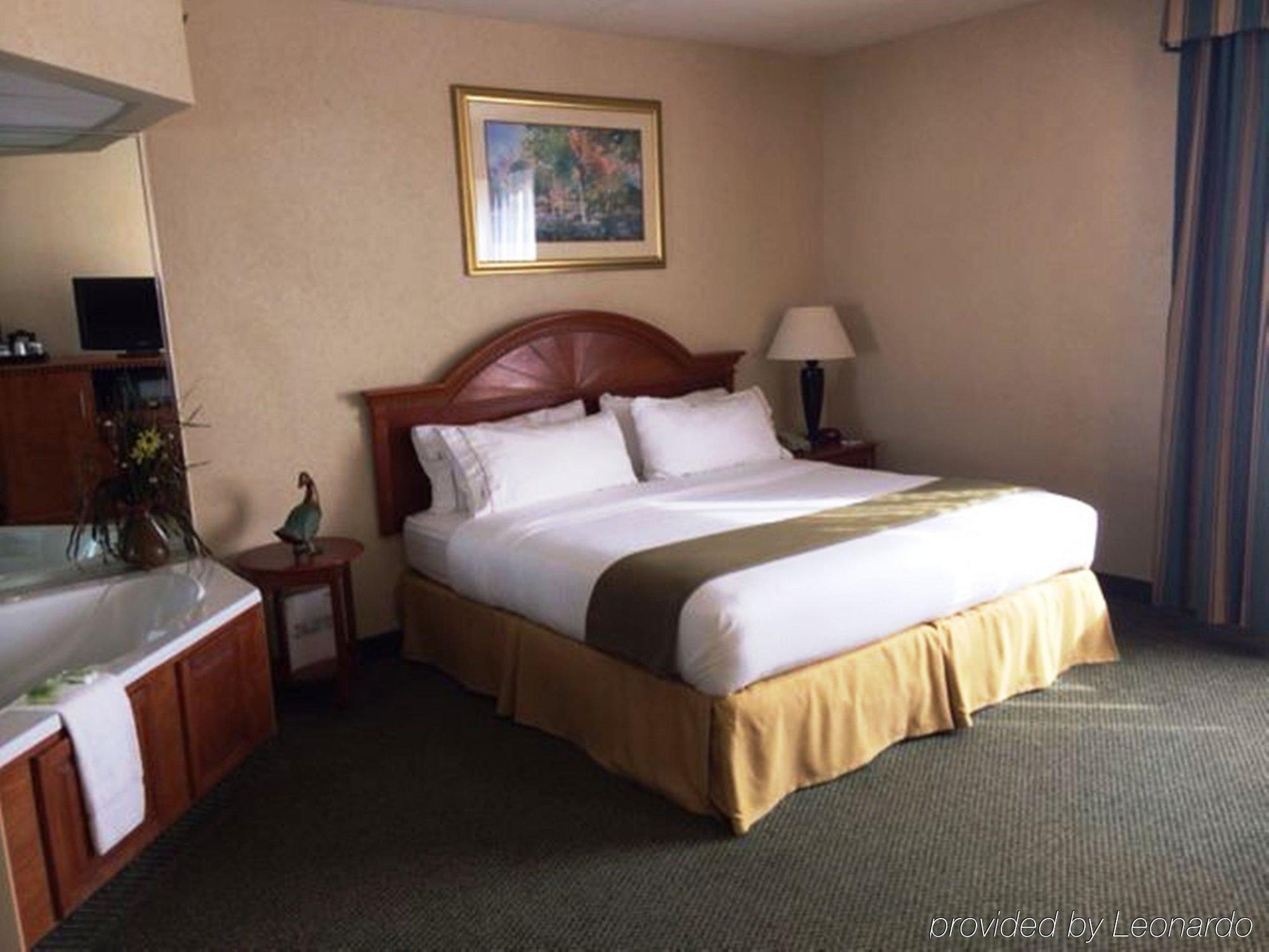 Holiday Inn Express Cambridge By Ihg מראה חיצוני תמונה