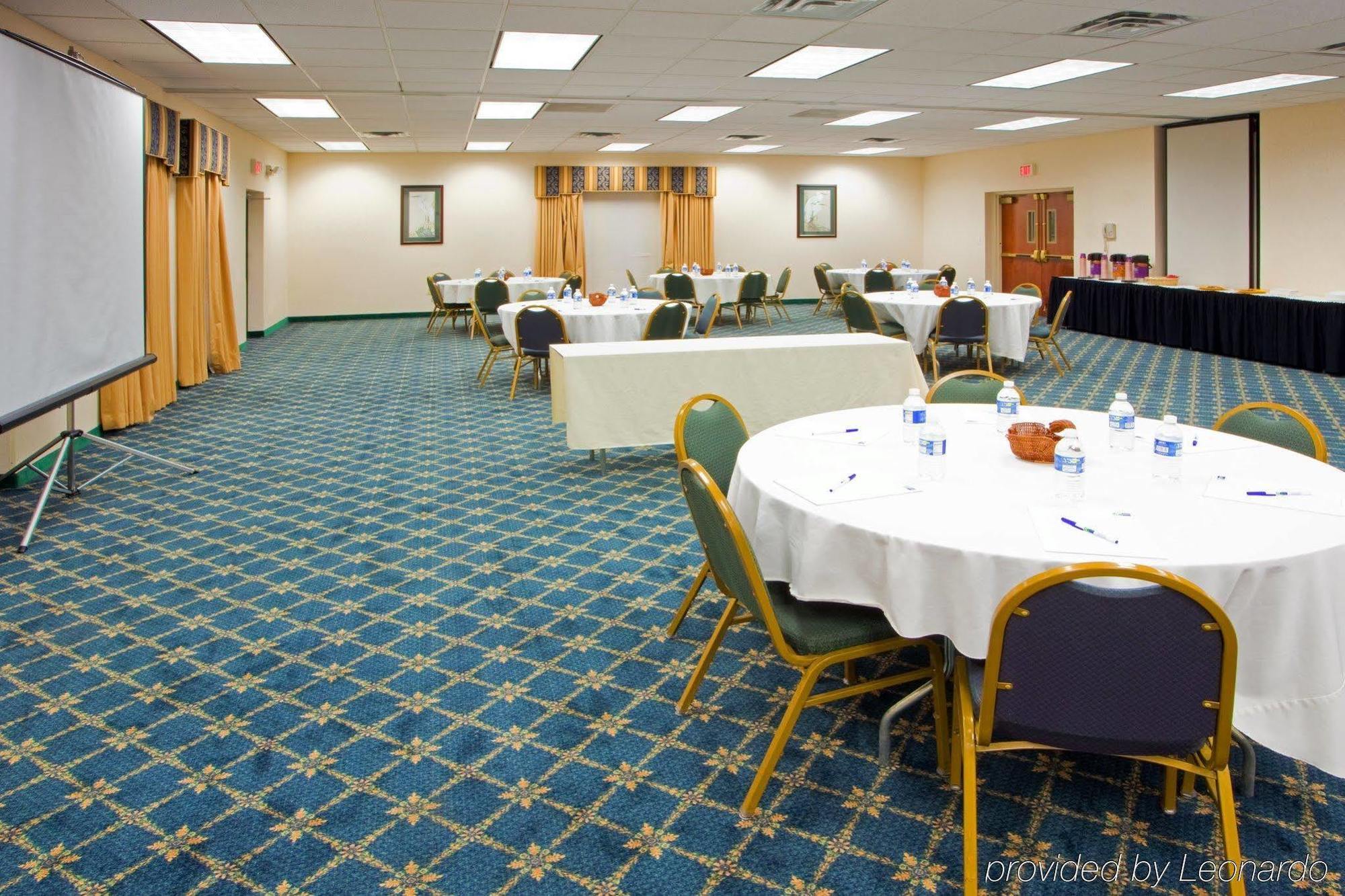 Holiday Inn Express Cambridge By Ihg מראה חיצוני תמונה
