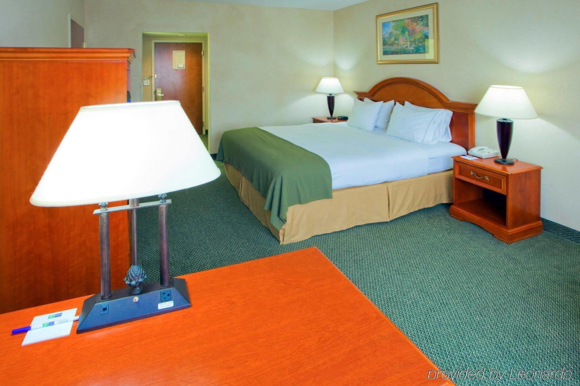 Holiday Inn Express Cambridge By Ihg מראה חיצוני תמונה