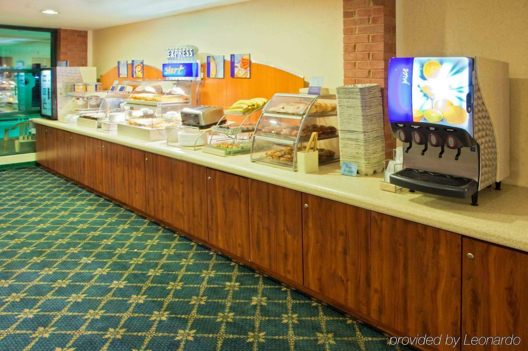 Holiday Inn Express Cambridge By Ihg מסעדה תמונה