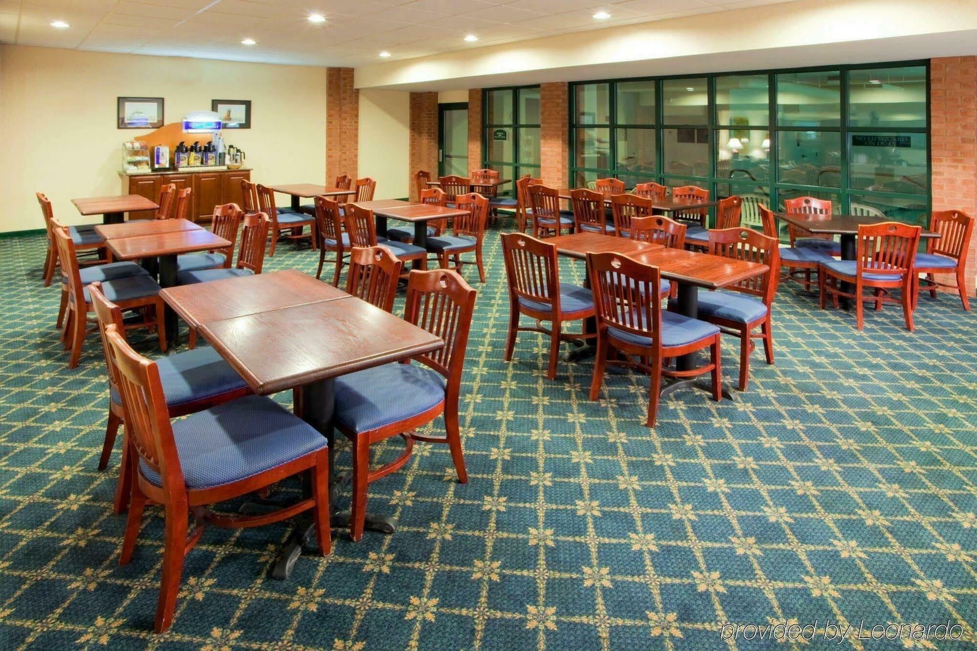 Holiday Inn Express Cambridge By Ihg מראה חיצוני תמונה