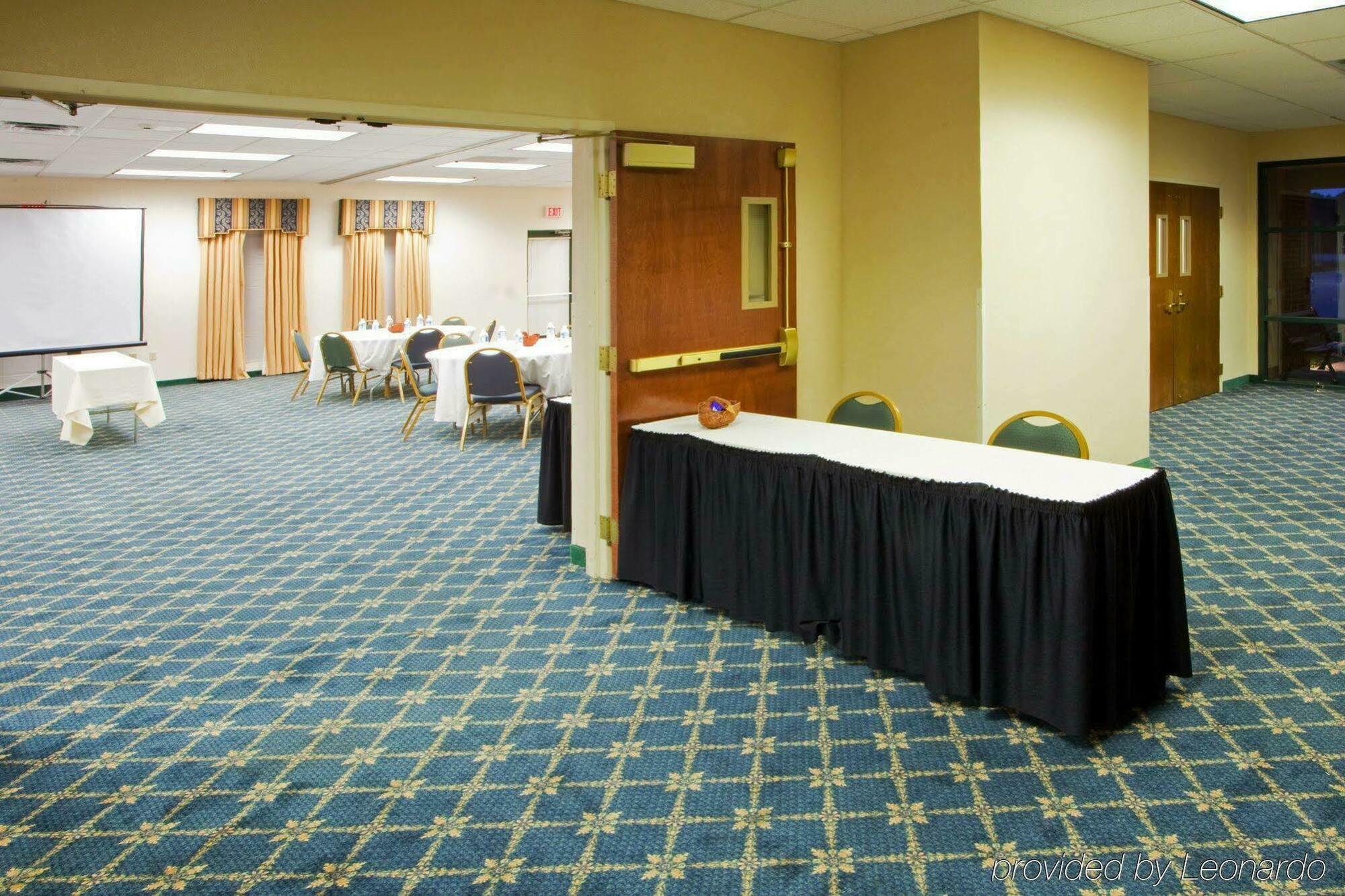 Holiday Inn Express Cambridge By Ihg מראה חיצוני תמונה